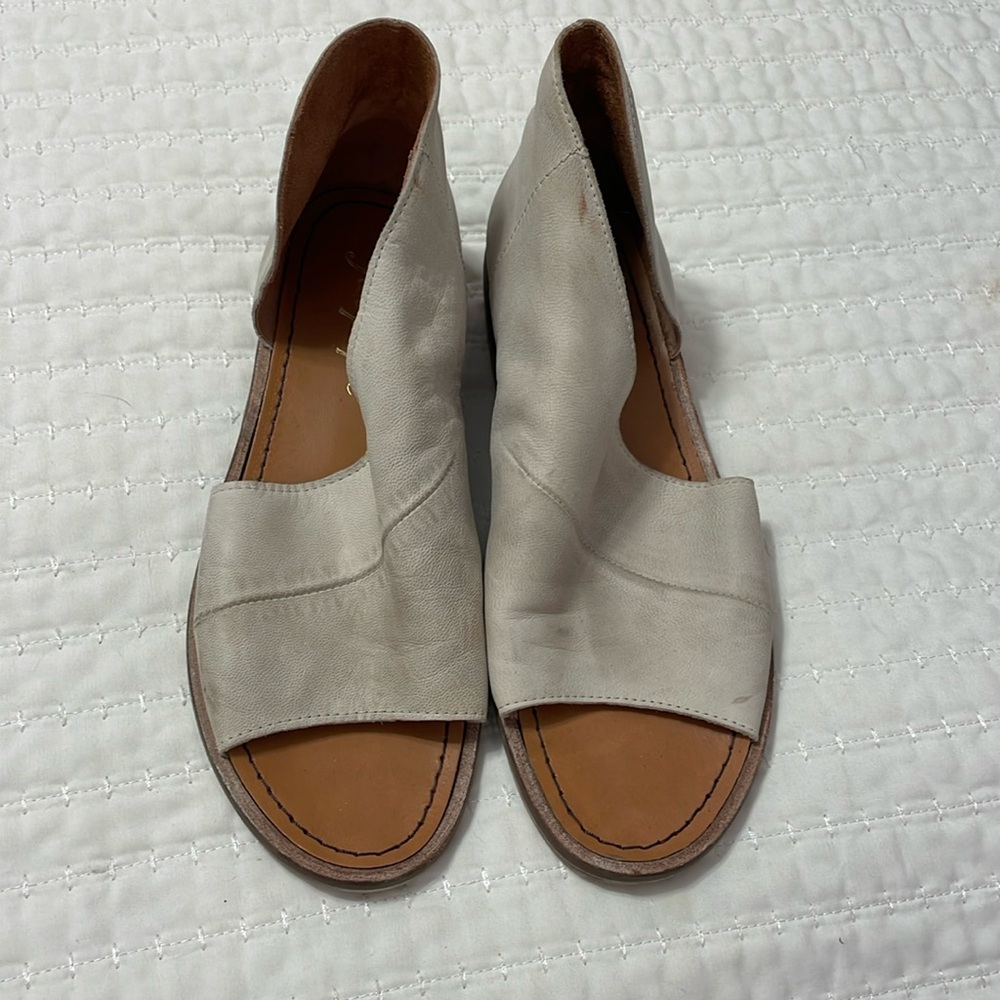 Free People tan leather sandals size 38 (7.5-8)